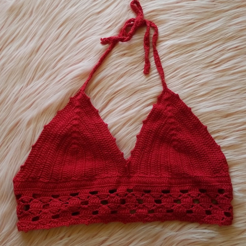 🦋 Red Crochet Crop Top